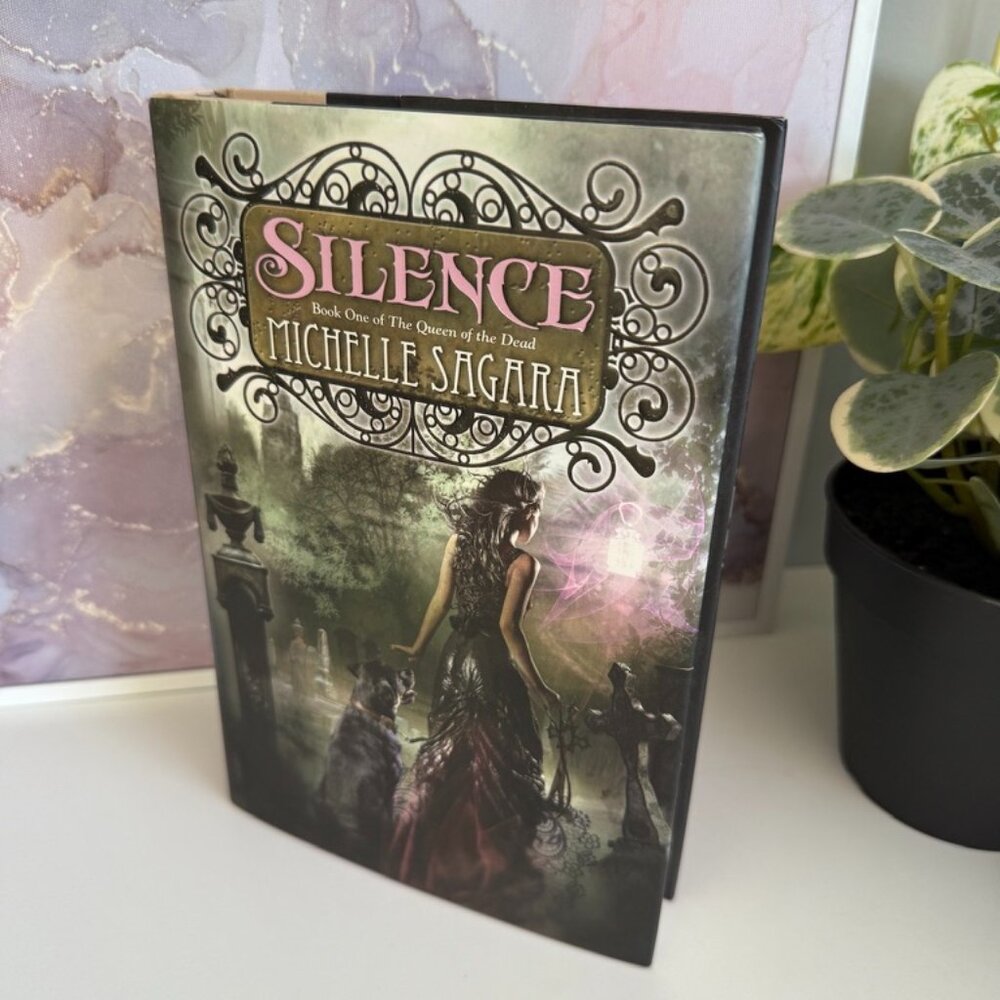 📚 4 for $20 | Silence | Queen of the Dead #1 by Michelle Sagara | Hardcover